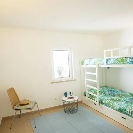 Coolhouses Algarve Luz, Stylish 3 Bed Townhouse, Fully Renovated, Spacious Private Patio, Walking Distance To Beach, Casa Da * Luz