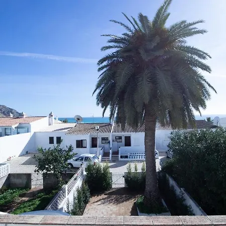 Coolhouses Algarve Luz: Stylish Townhouse With Private Patio