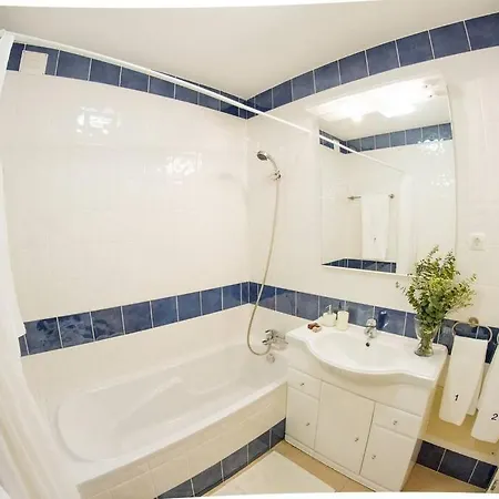 Coolhouses Algarve Luz: Stylish Townhouse With Private Patio Holiday home Praia Da Luz