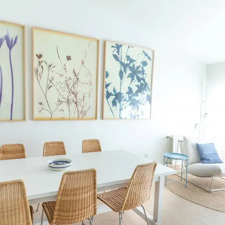 Coolhouses Algarve Luz, Stylish 3 Bed Townhouse, Fully Renovated, Spacious Private Patio, Walking Distance To Beach, Casa Da